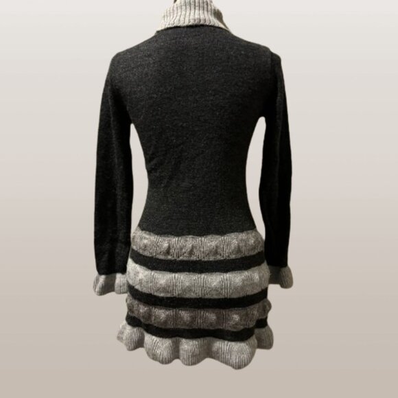 Beautiful Knitted Mini Sweater Dress - Size Small/Medium - Picture 6 of 10